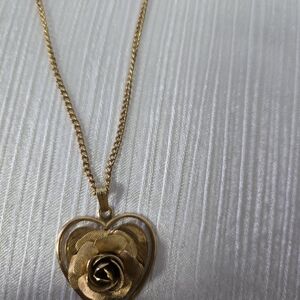 Elegant Gold Rose Heart Necklace